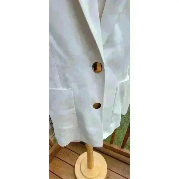 Zara Womens Oyster White Tailored Two Button Blazer Jacket XS Patch Pocket Gold - Picture 3 of 14